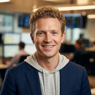 Ryan Brooks, analyste principal en trading chez Zénith Valorect, photo de profil