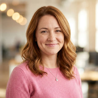 Emily Watson, indiquée comme Chef du service à la clientèle chez Zénith Valorect, photo de profil